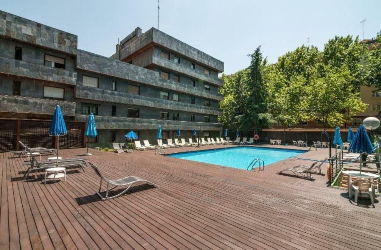 Apartamento Junto Al Santiago Bernabeu Con Piscina Madrid Exterior photo
